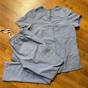 Figs scrub set in Vapor Blue